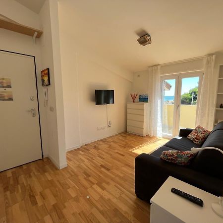Sunrise Beach House - Sea View Apartman Montesilvano Marina Kültér fotó